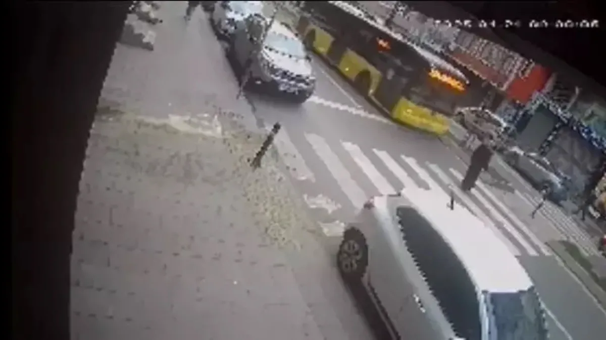 Gaziosmanpaşa'da kaza: İETT otobüsünün çarptığı kadın hayatını kaybetti