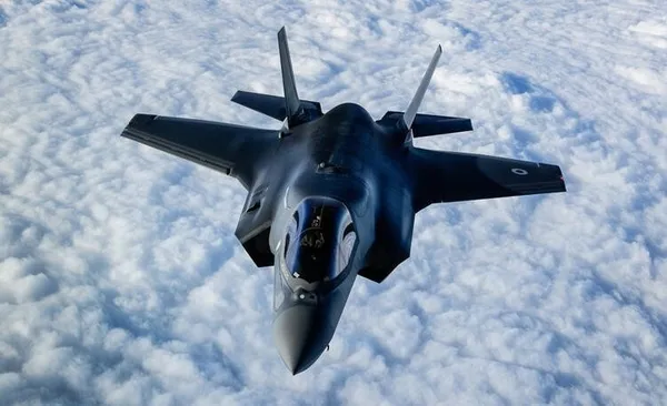 ABD de Türkiye’ye karşı Yunanistan’ı seçti! F-35 savaş jeti satacak!