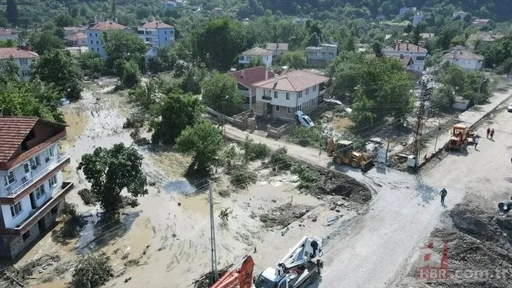 Sel felaketinde son durum: Ölçer Apartmanı müteahhidi gözaltında  | Kastamonu’nun Bozkurt ilçesinden yürek burkan kareler