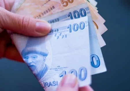 Bayram ikramiyeleri hesaplara yatıyor! İşte milyonlarca emeklinin beklediği ödeme takvimi