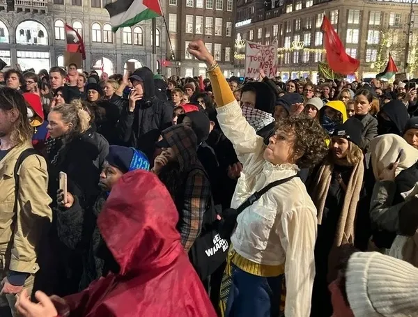 1700836711332.jpeg Müslümanlar Türk ve İslam düşmanı Geert Wilders'ın seçimleri kazanmasından endişeli! Hollanda'da aşırı sağ protestosu yükseliyor - 3