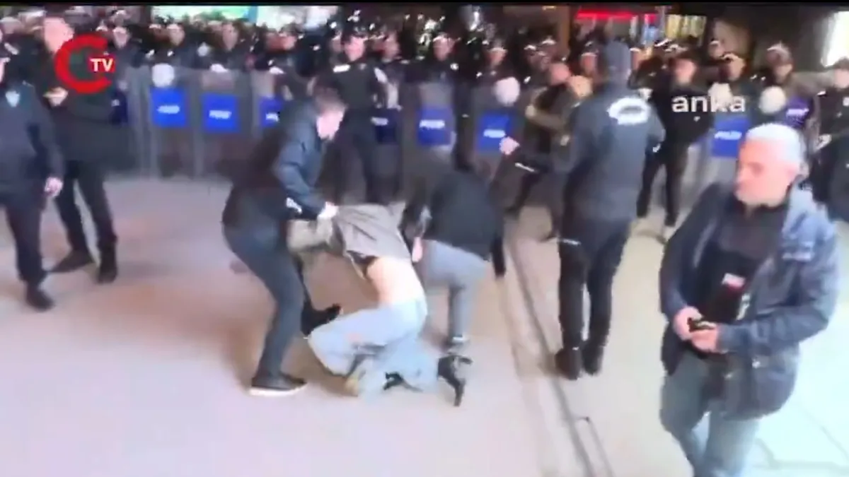 CHP'lilerin sütyenli erkek provokasyonu! İşte sosyal medyada alay konusu olan paylaşımlar