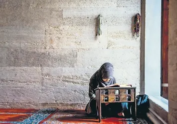 Gıybetle sevaplarınızı tüketmeyin