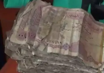 Yemen'de kriz! Memura verilen para içler acısı