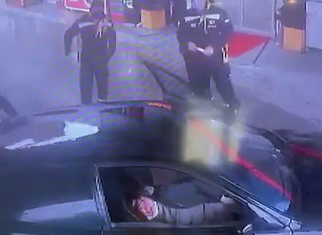 İstanbul'da hastaneye yetişemeyen kadın, benzin istasyonunda doğum yaptı - 5