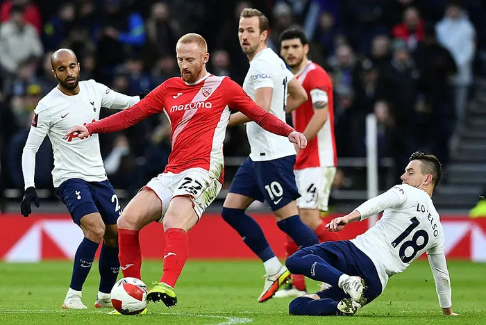 Son dakika: Tottenham - Arsenal maçı COVID-19 vakaları nedeniyle ertelendi
