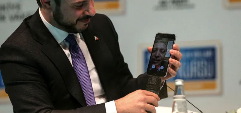 Cumhurbaşkanı Erdoğan, "facetime" üzerinden gençlere seslendi