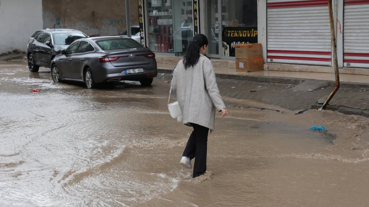 Hava durumunda ters köşe! Sıcaklar uzun sürmeyecek: Yağış haritası yenilendi