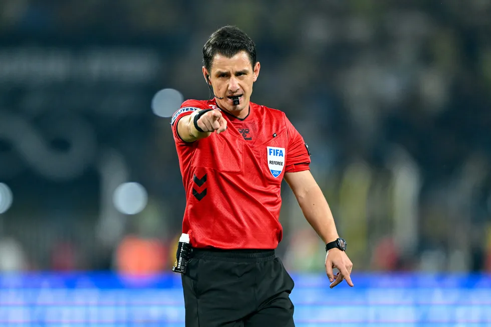aziz-yildirim-derbi-sonrasi-ates-puskurdu-bu-hakemlerin-hepsi-yeteneksiz-1788642727772.jpg Aziz Yıldırım derbi sonrası ateş püskürdü: “Bu hakemlerin hepsi yeteneksiz” - 2