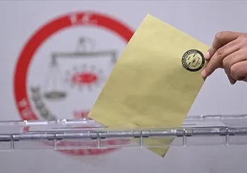 Hangi il ve ilçelerde değişim olabilir? Son haftaya girilirken sokağın nabzını A Haber'de anlattı | Son anketler ne diyor?