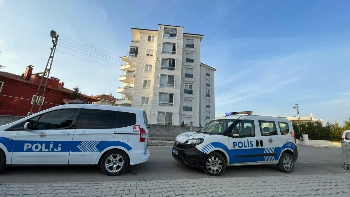 Dengesini kaybeden genç kadın 5'inci kattan düştü! 1 ölü