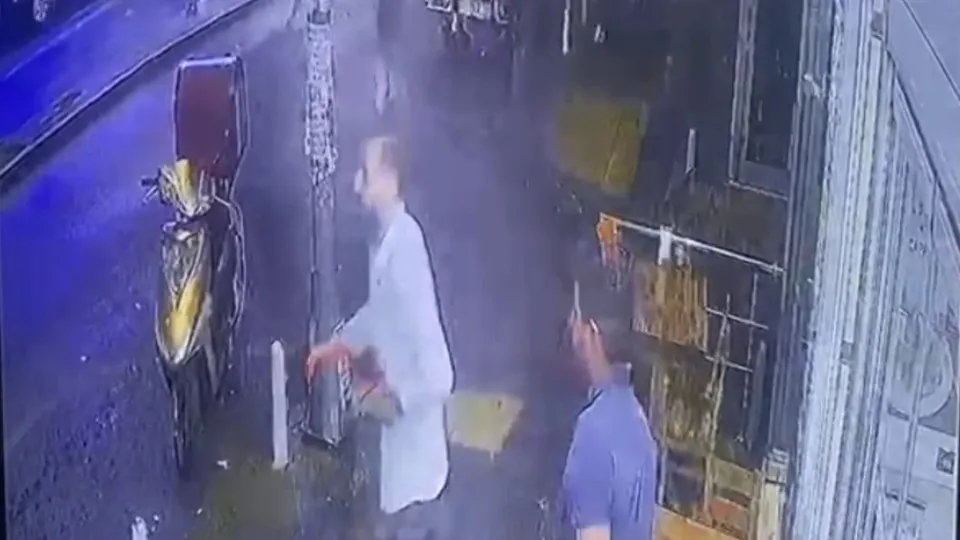 Kağıthane’de ‘omuz atma’ cinayeti! Bıçağı kalbine sapladı