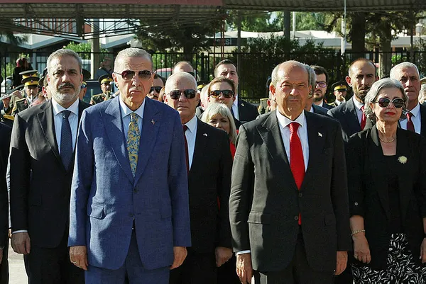 Başkan Erdoğan’dan Kıbrıs Barış Harekatı’nın 49. yılında dünyaya tarihi çağrı: Ada’daki gerçeklere daha fazla sırtınızı dönmeyin