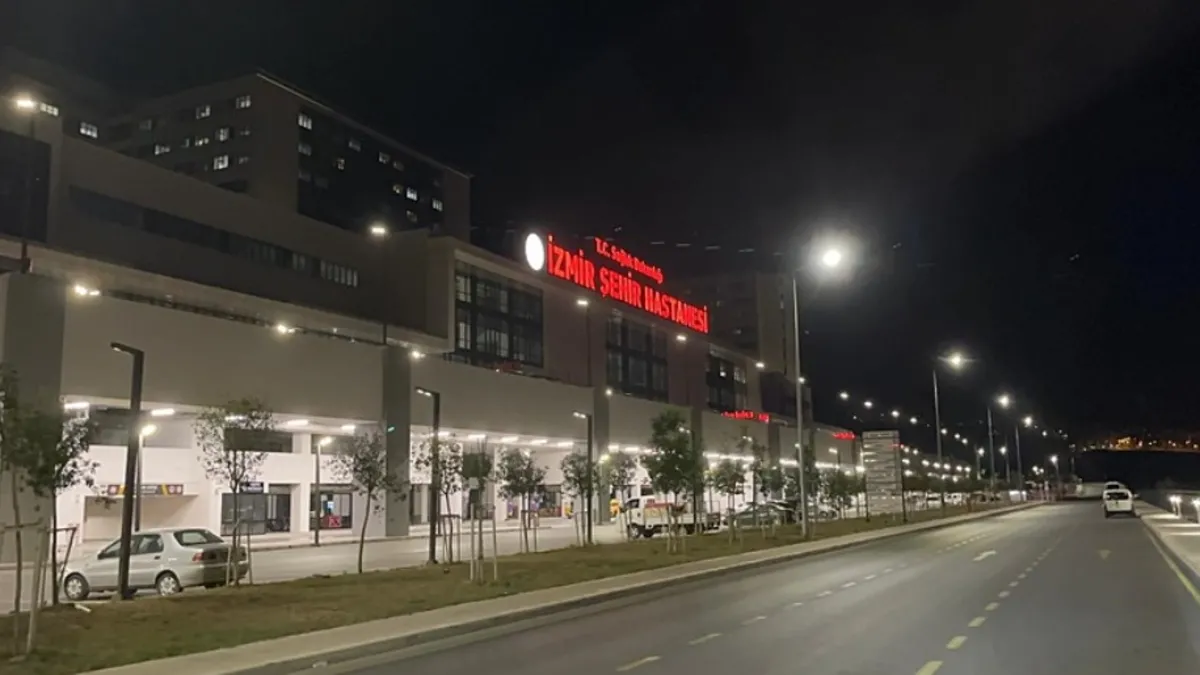 İzmir'de iki grup arasında silahlı kavga: 3 yaralı