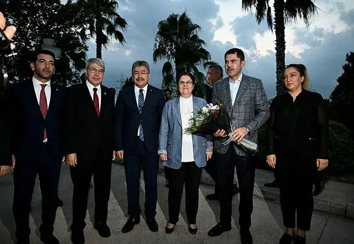 deprem-bolgesine-mujde-geldi-yil-sonuna-kadar-200-bin-konut-tamam-1720954824580.jpeg Deprem bölgesine müjde geldi! Yıl sonuna kadar 200 bin konut tamam - 2