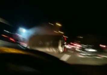 Trafik yoğunluğunu çekiyordu hayatının şokunu yaşadı! Kaza anı kamerada