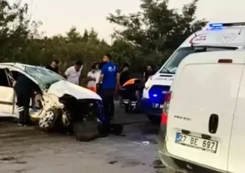 Otomobiller çarpıştı: 1 ölü 3 yaralı