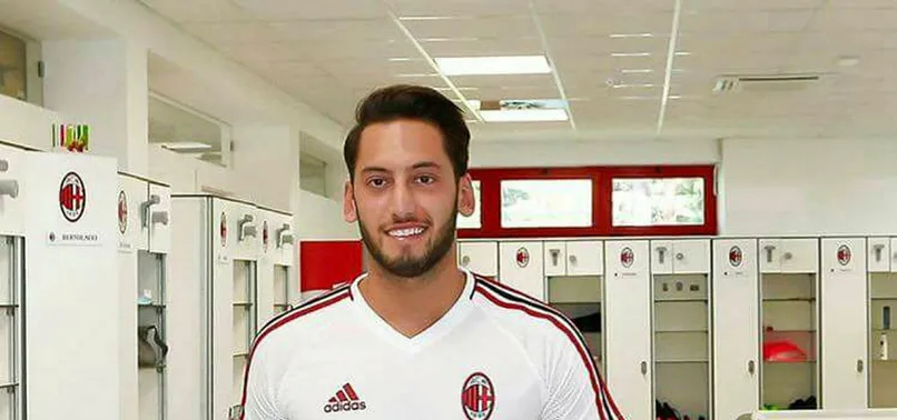 Hakan Çalhanoğlu resmen Milan'da