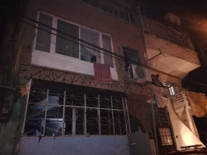 İzmir’de korku dolu anlar! Evini ateşe verip kaçtı - 1