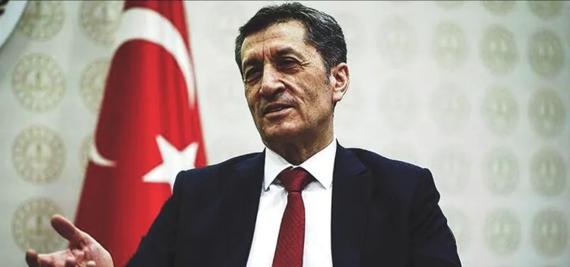 Bakan Selçuk çocuklarını okula getiren ve tedbirlere uyan velilere teşekkür etti