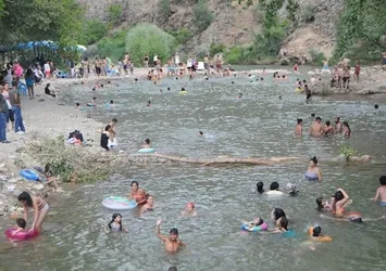 Tunceli’nin plajları sahilleri aratmıyor