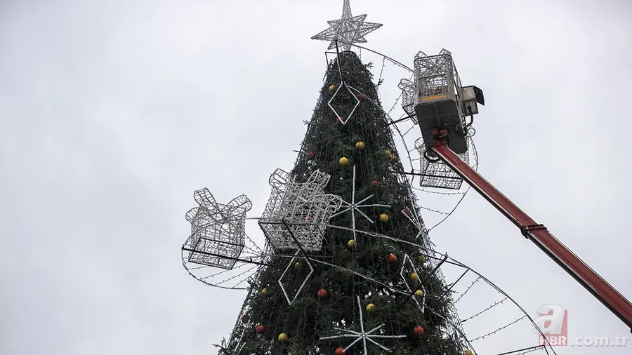 Yılbaşı kutlamak günah mı? Neden günah? Çam ağacı süslemek caiz mi? Diyanet, İslam Alimleri ne diyor? 2