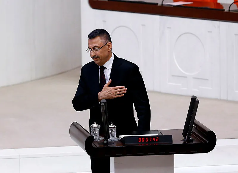 Yeni bakanlar Meclis'te yemin etti