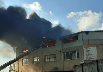 Bayrampaşa'da tekstil atölyesinde yangın