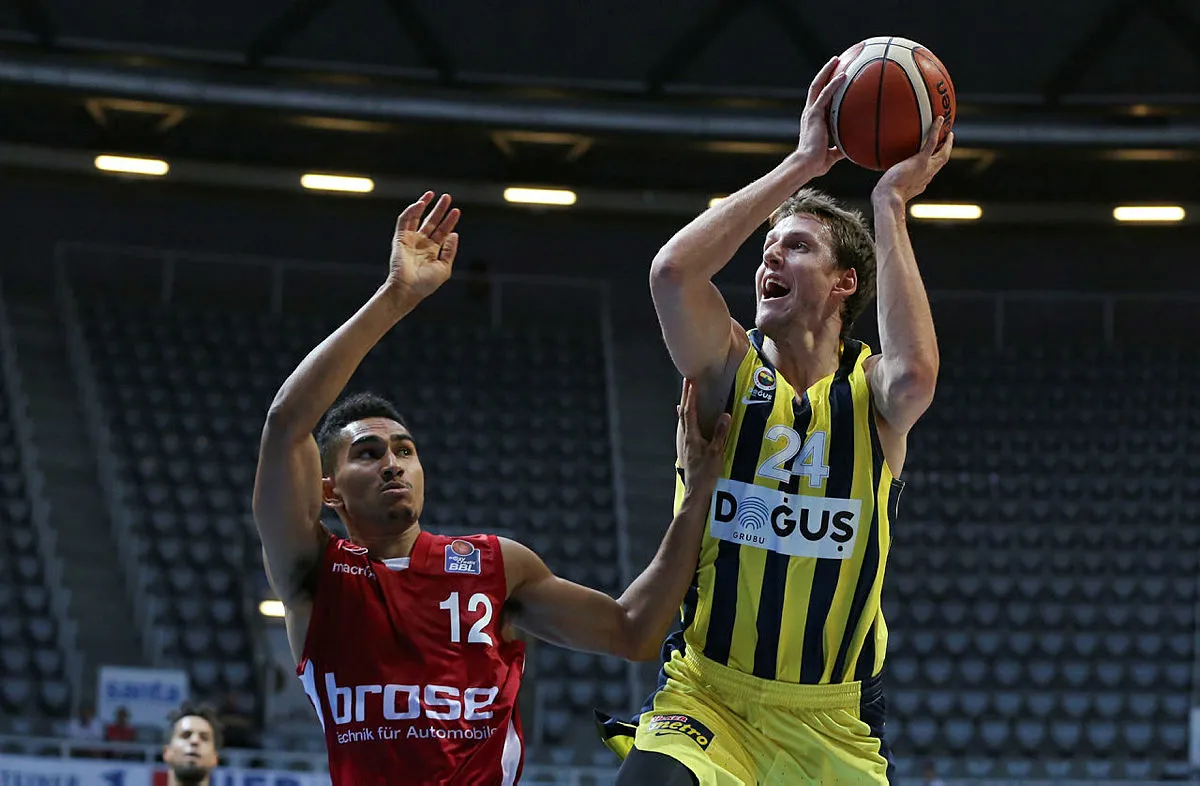 Zadar'da şampiyon Fenerbahçe Doğuş