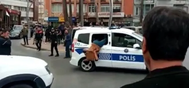 Mersin’de aksiyon filmlerini aratmayan olay: Kelepçeli şahıs polis otosunun camından atlayıp kaçtı!