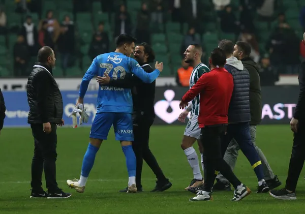 Fenerbahçe Giresun’da yara aldı: Maç sonundaki tezahürat ortalığı karıştırdı!