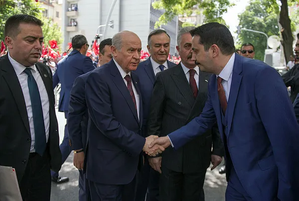 Yıldırım ve Bahçeli, Erdoğan’ın adaylığı için YSK’ya başvuruyu yaptı