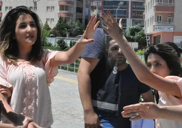 Dayakçı kızlar tutuklandı