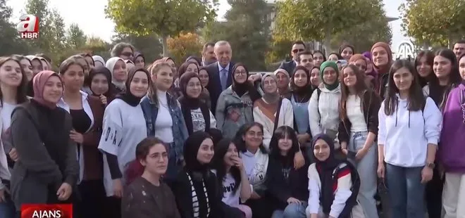 Başkan Erdoğan Cumhurbaşkanlığı Külliyesi’nde gençlerle sohbet etti