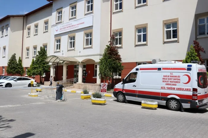 boluda-icme-suyu-zehirlenmesi-bakan-fahrettin-koca-30-cocuk-ve-22-yetiskin-hastanelere-nakledildi-1658260271691.jpg Bolu'da içme suyu zehirlenmesi! Bakan Fahrettin Koca: 30 çocuk ve 22 yetişkin hastanelere nakledildi - 2