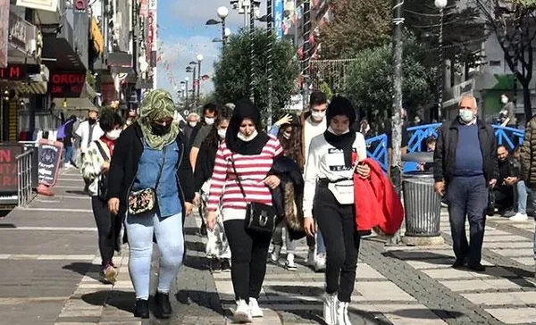 Türkiye’nin gözü normal hayat planında! 3. doz aşılar ne zaman? 3. doz hangi aşı ile yapılacak?