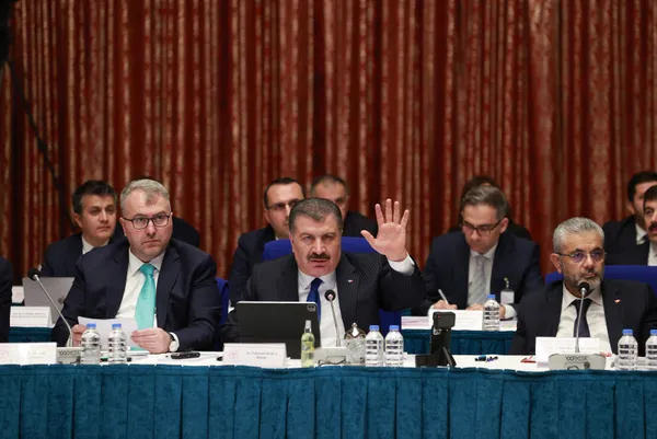 Bakan Koca’dan SMA açıklaması: İkinci bir ilaç kullanıma alınıyor