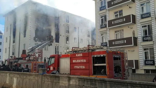 1703075668159.jpeg Kars'ta korkutan patlama! Ev harabeye döndü: 6 yaralı - 1