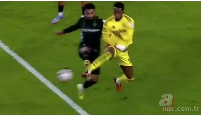 VAR kayıtları açıklandı! Trabzonspor-Beşiktaş derbisindeki kırmızı kartta ne konuşuldu? 7