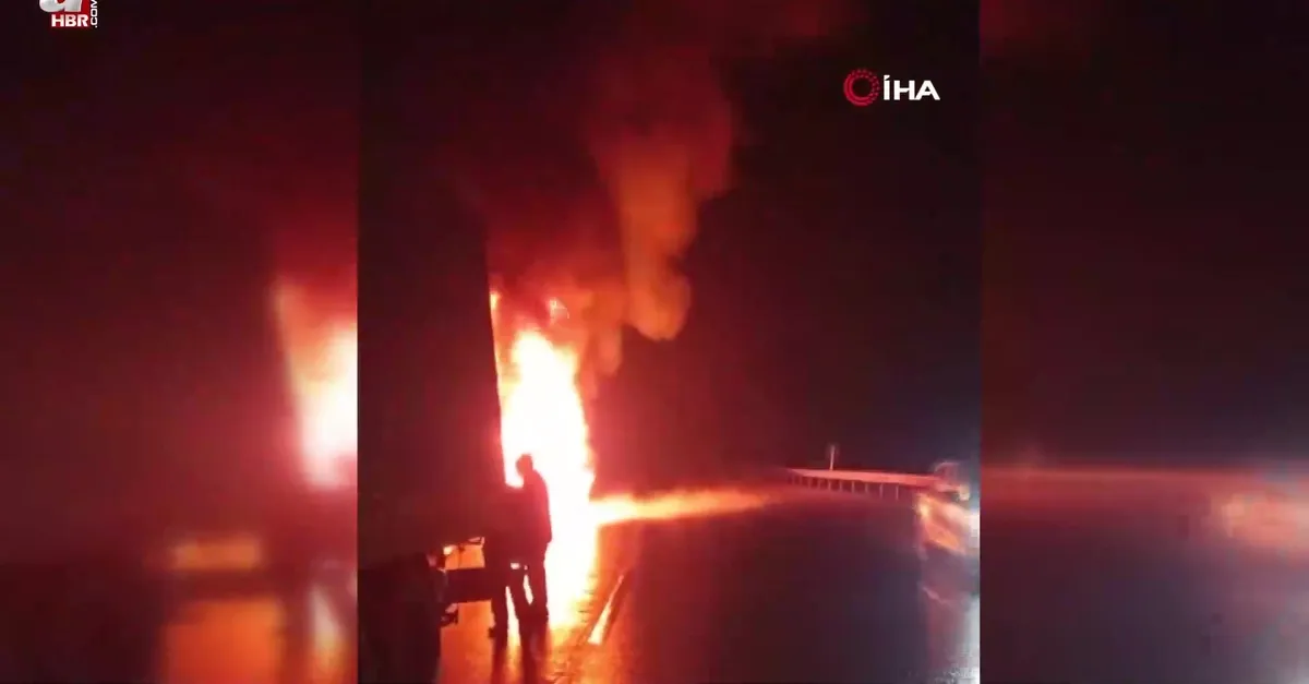 Arıza yapan TIR alev topuna döndü