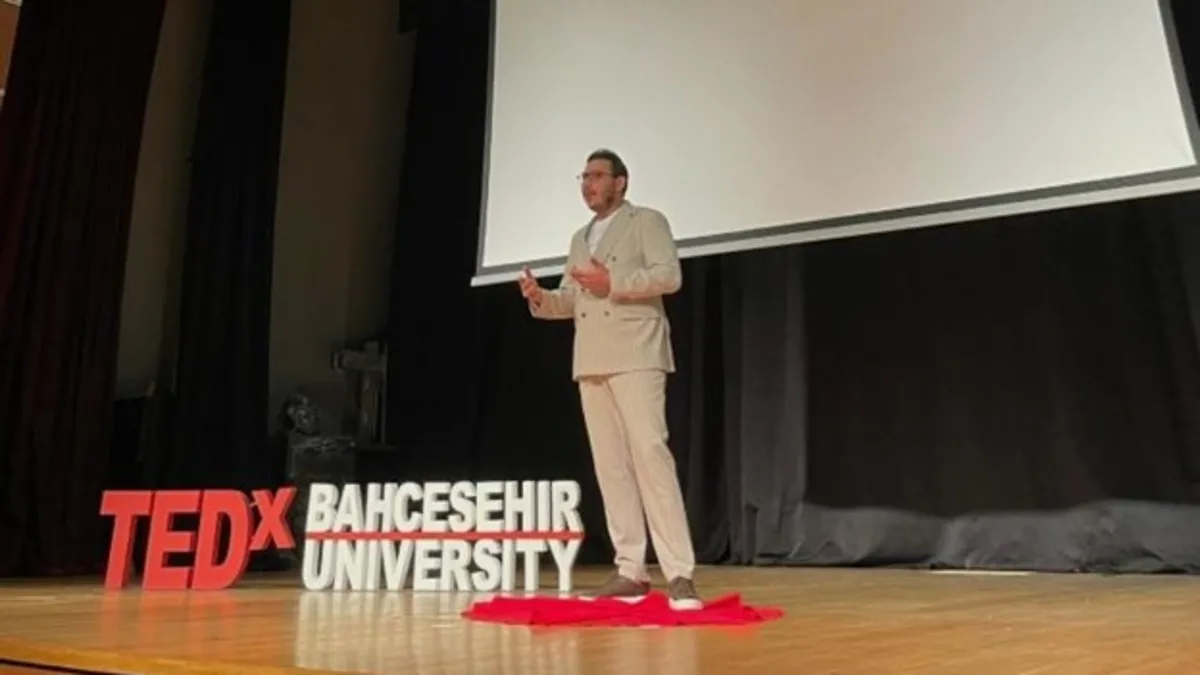 Dijital Çağda İnsan Kalmak: Oktay Çomak'tan Teknolojinin Karanlık Yüzüne Dair Şaşırtan Açıklamalar