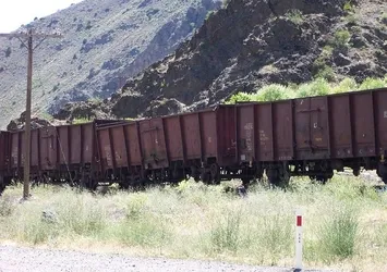 PKK'lı teröristler yük trenine saldırdı