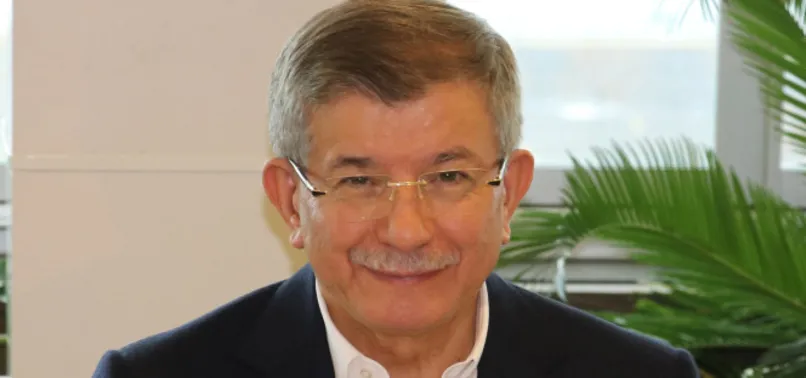 Ahmet Davutoğlu 'Masadan ayrılırız' restinde geri adım attı: Sözüm liderlere değildi