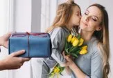 Anneler günü yaklaşıyor! Her bütçeye uygun klasik, farklı, özel hediye fikirleri width=