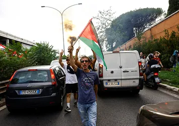 İtalya'da Gazze için genel greve gidildi