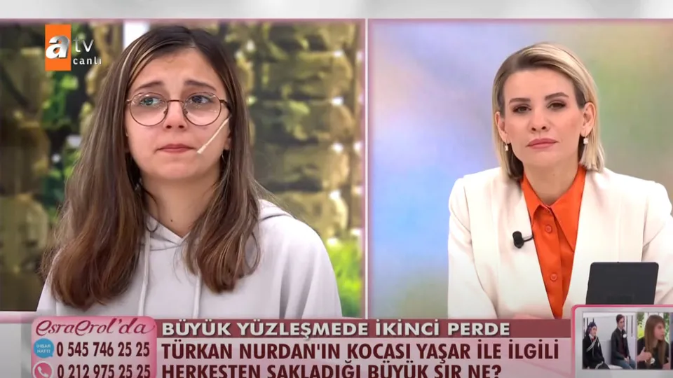 Ailesiyle barışmak için Esra Erol’a geldi! Feryatları sosyal medyada gündem oldu! "Kocamı bırakmam dul kalmam"