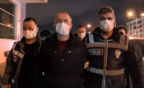 sevgilisi-eda-evliyi-yaka-karti-ipiyle-bogarak-olduren-sinan-simsek-ben-cezaevine-girecegim-sen-baskalariyla-b-1648461509855.jpg Sevgilisi Eda Evli’yi yaka kartı ipiyle boğarak öldüren Sinan Şimşek: Ben cezaevine gireceğim, sen başkalarıyla birlikte mi olacaksın? - 6