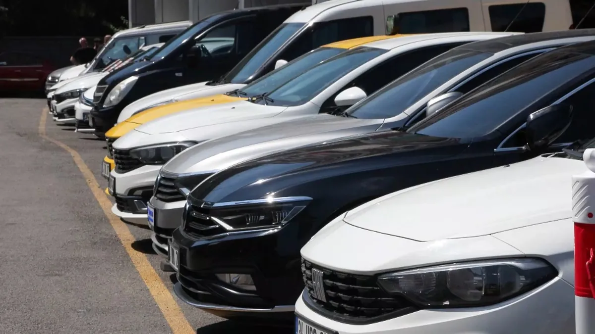 Bayram öncesi oto pazarında son durum ne? Hangi araçlar rağbet görüyor?