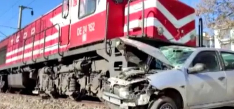 Son dakika: Ankara’da yük treni otomobile çarptı! Ölü ve yaralılar var