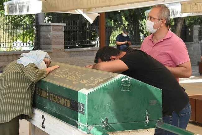Konya'da öğretmen çiftin 1,5 yaşındaki çocukları balkondan düşerek hayatını kaybetti - 2